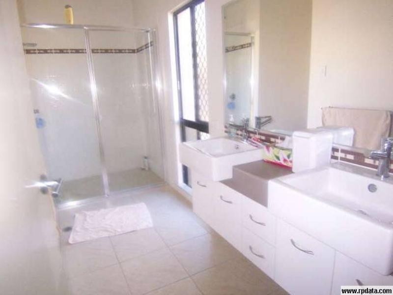 40 Shamrock Avenue, Brinsmead QLD 4870