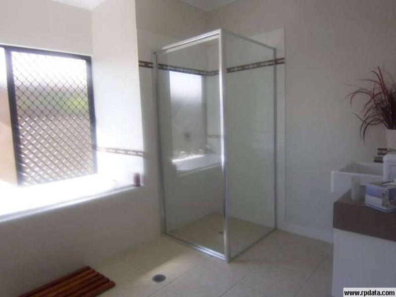 40 Shamrock Avenue, Brinsmead QLD 4870