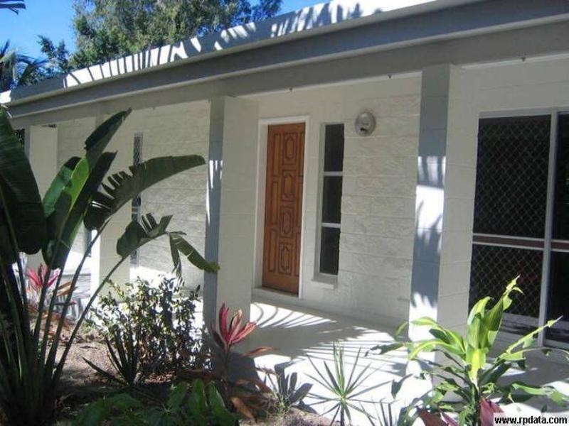 3 Tudor Close, Trinity Park QLD 4879