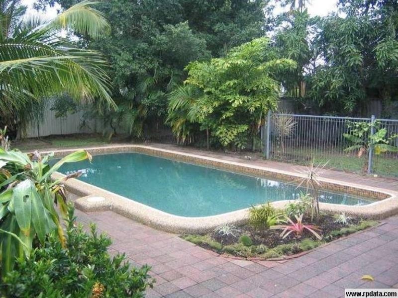 3 Tudor Close, Trinity Park QLD 4879