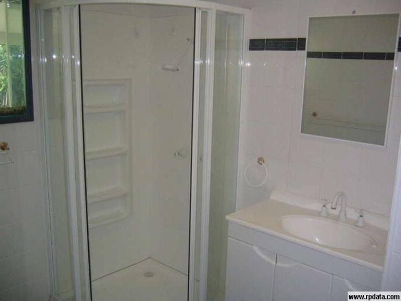 3 Tudor Close, Trinity Park QLD 4879