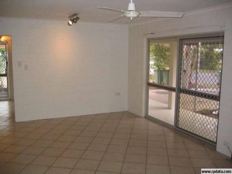 3 Tudor Close, Trinity Park QLD 4879