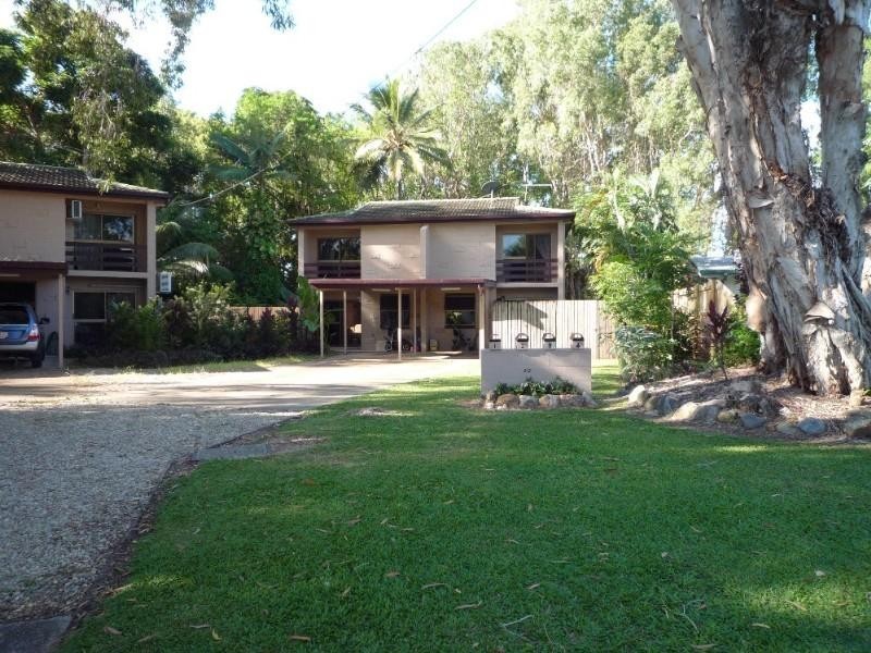 Holloways Beach QLD 4878