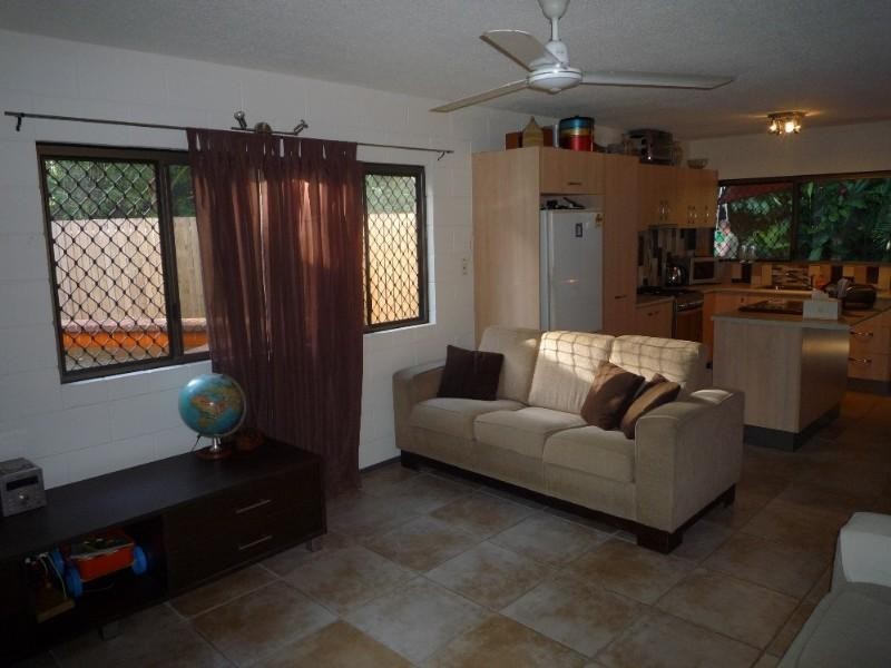 Holloways Beach QLD 4878