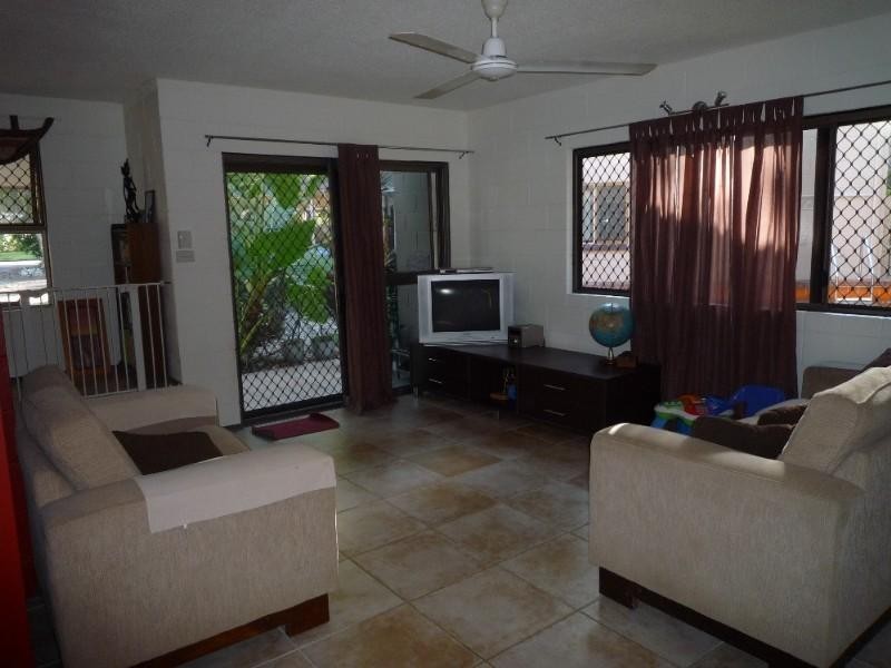 Holloways Beach QLD 4878