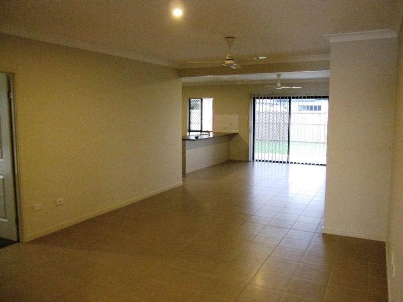 9 Totley Chase, Trinity Park QLD 4879