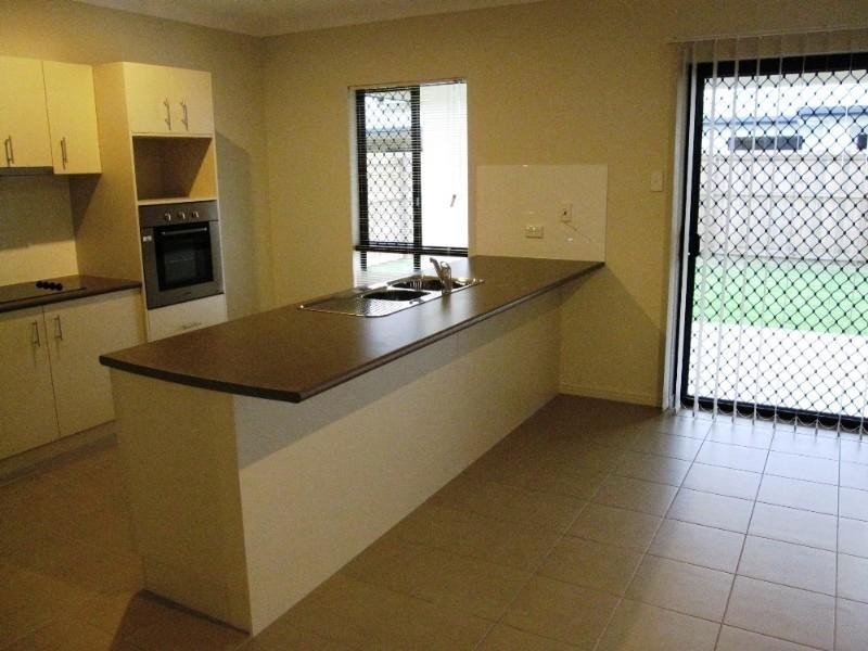 9 Totley Chase, Trinity Park QLD 4879