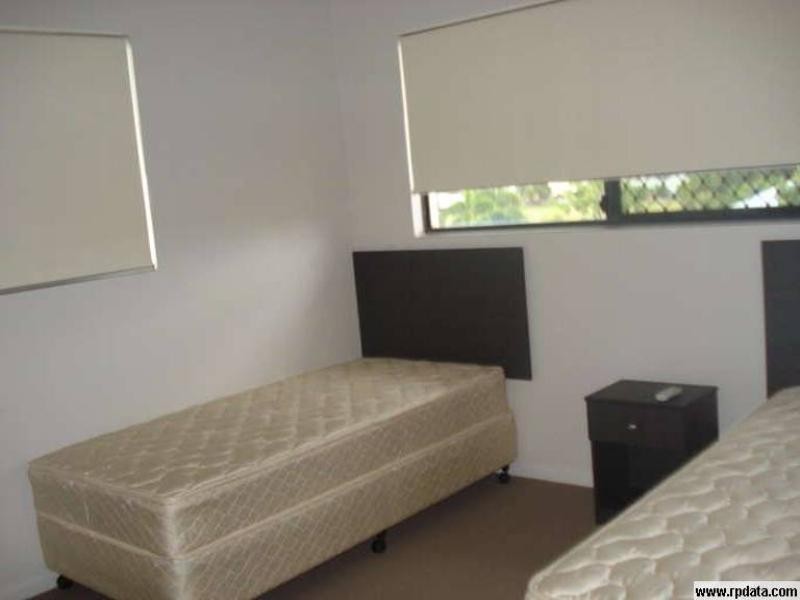 1/40-48 Intake Road, Redlynch QLD 4870