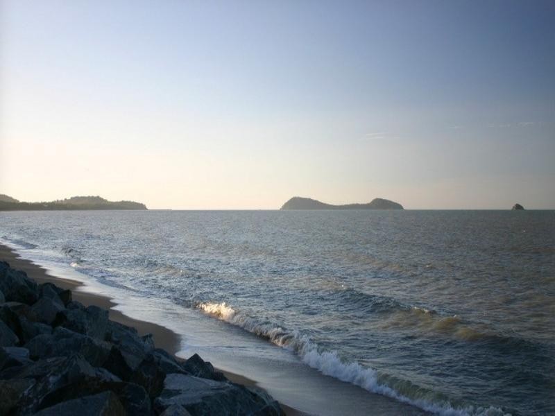 9 Arlington Esplanade, Clifton Beach QLD 4879