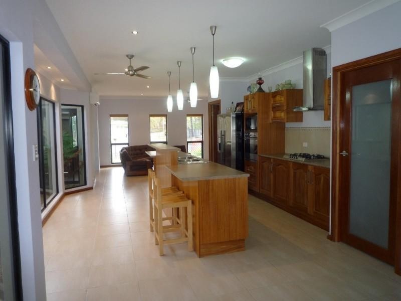 Holloways Beach QLD 4878