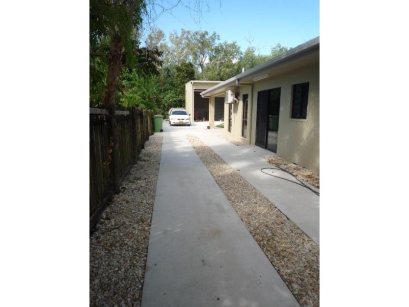 Holloways Beach QLD 4878