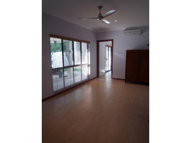 Holloways Beach QLD 4878