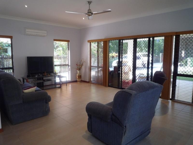 Holloways Beach QLD 4878