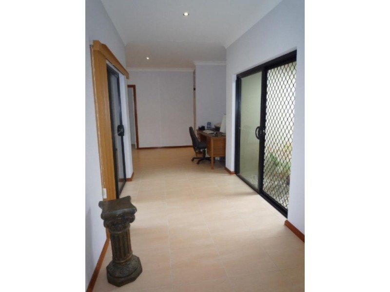 Holloways Beach QLD 4878