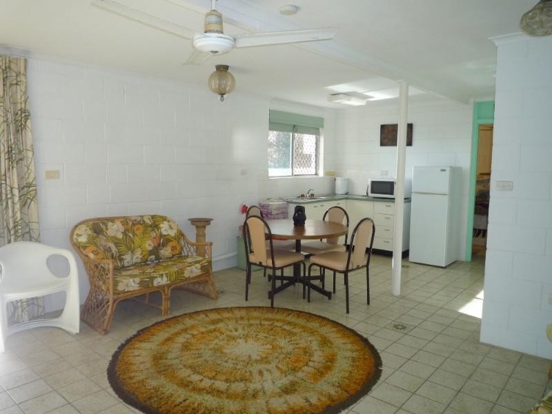 Holloways Beach QLD 4878