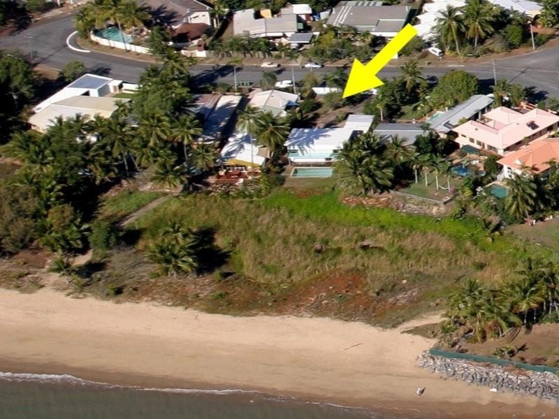 Holloways Beach QLD 4878