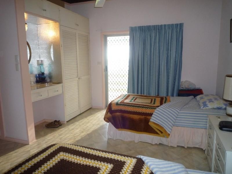 Holloways Beach QLD 4878