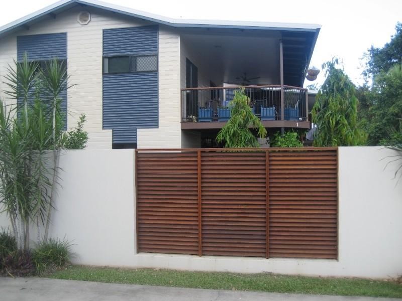 4/7 Tenni Street, Redlynch QLD 4870