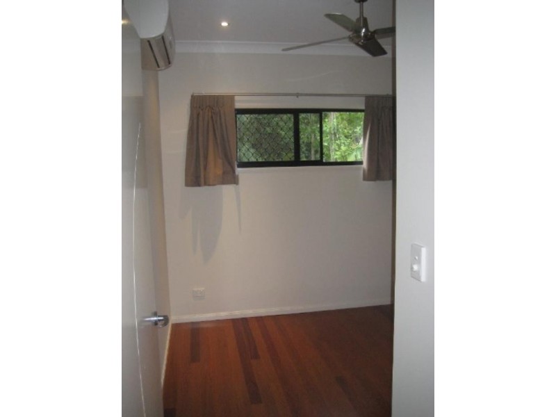 4/7 Tenni Street, Redlynch QLD 4870