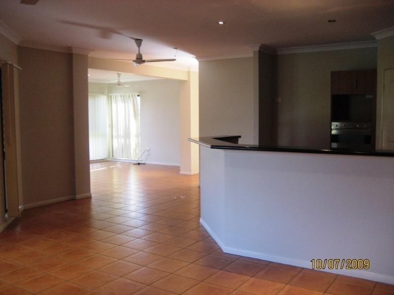 7 Playford Close, Brinsmead QLD 4870