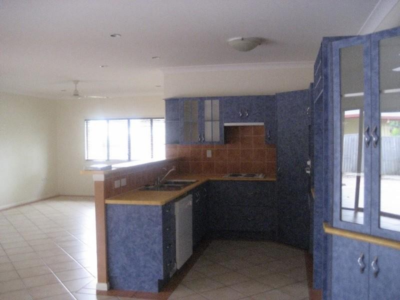 7 Teewah Close, Kewarra Beach QLD 4879