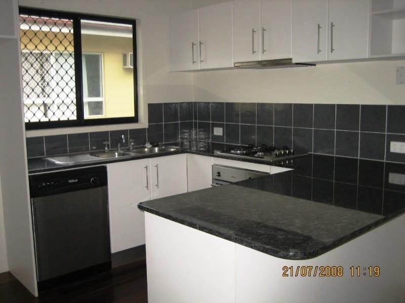 3/7 Tenni Street, Redlynch QLD 4870