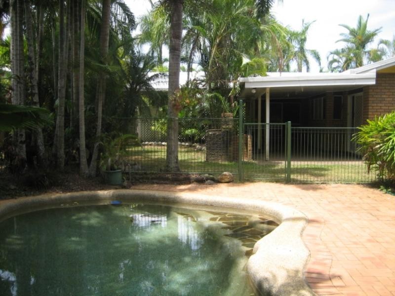 9 Krakatoa Close, Smithfield QLD 4878