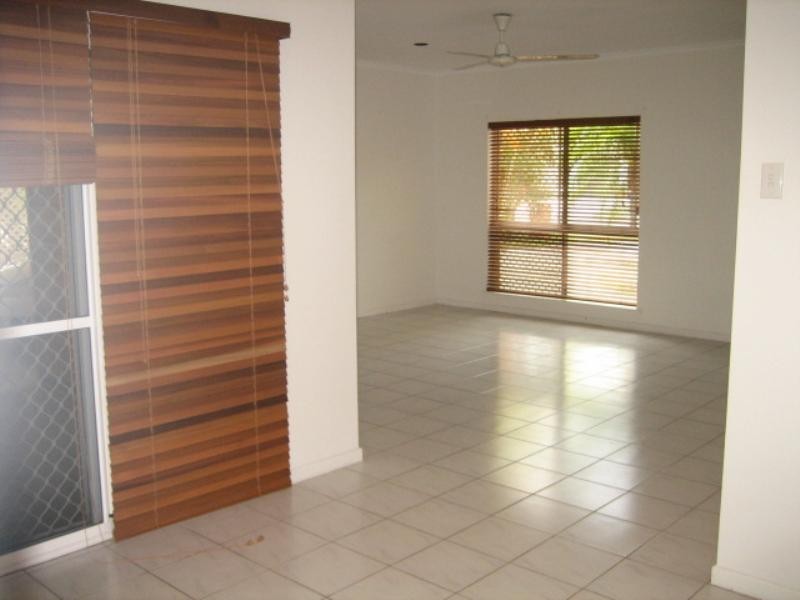 9 Krakatoa Close, Smithfield QLD 4878