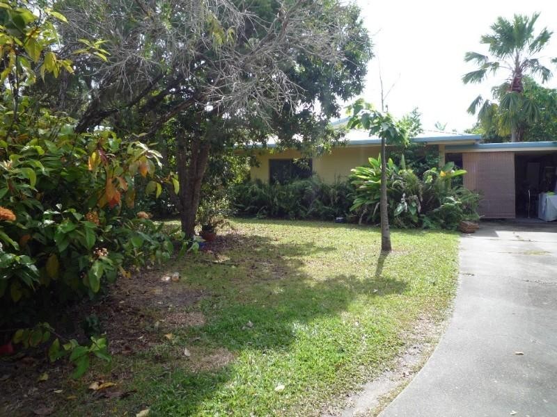 Clifton Beach QLD 4879