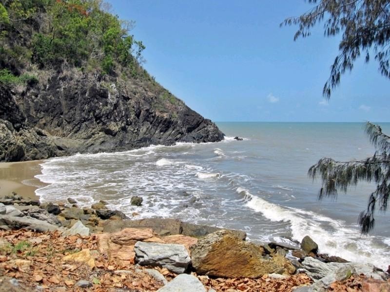 Yorkeys Knob QLD 4878