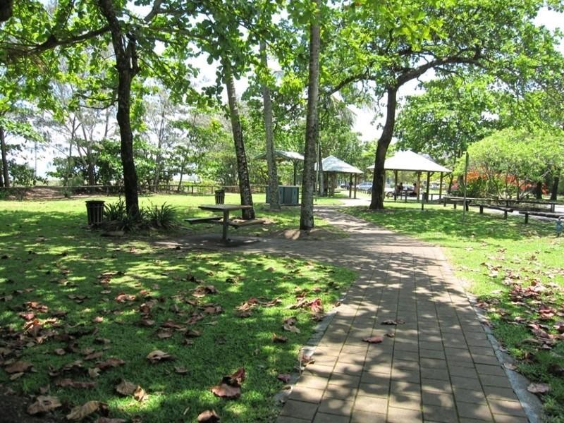 Yorkeys Knob QLD 4878