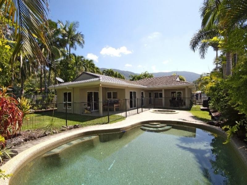 Clifton Beach QLD 4879