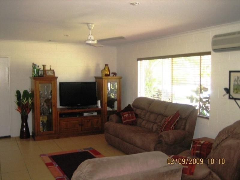 10 Bulolo Close, Trinity Beach QLD 4879