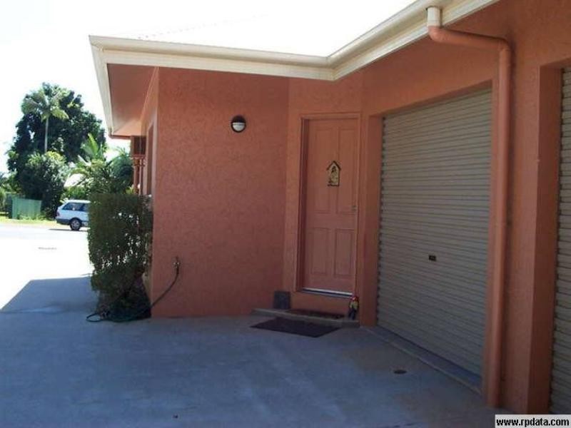 1/10 Short Street, Redlynch QLD 4870