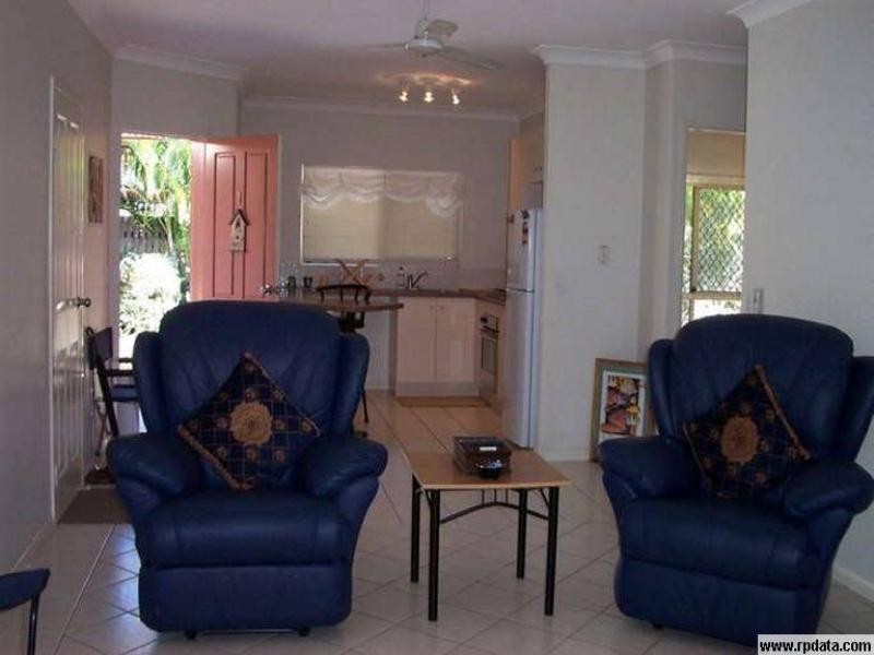 1/10 Short Street, Redlynch QLD 4870