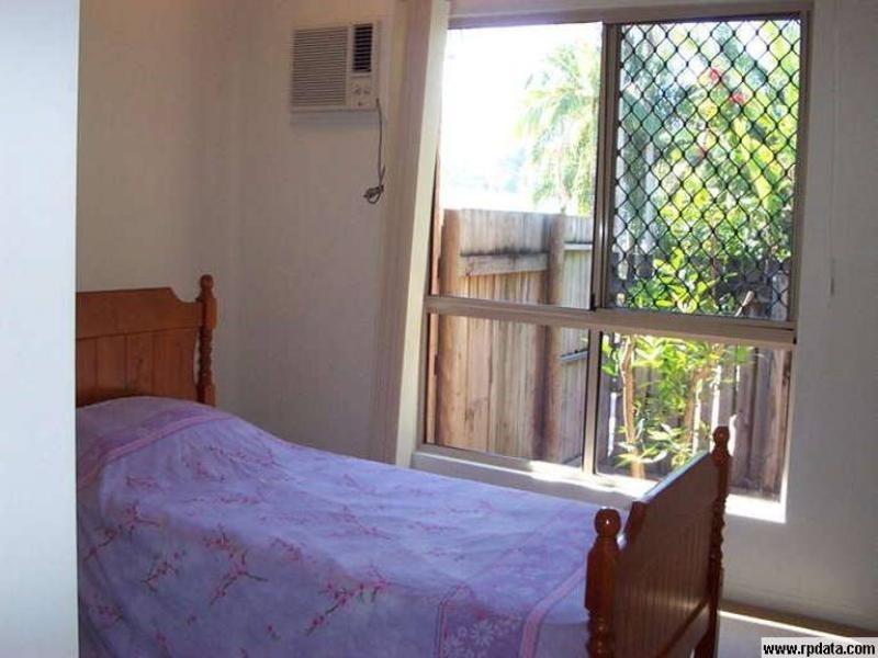 1/10 Short Street, Redlynch QLD 4870