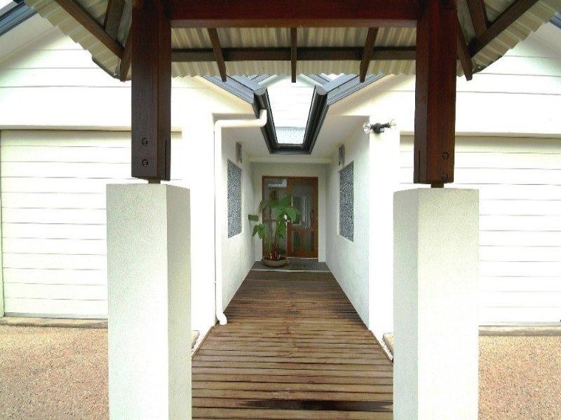 10 Seclusion Drive, Palm Cove QLD 4879