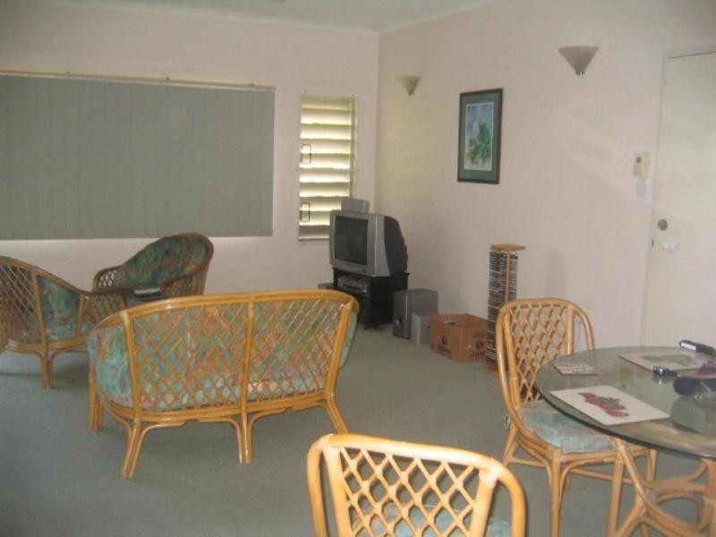 6/98 Moore Street, Trinity Beach QLD 4879