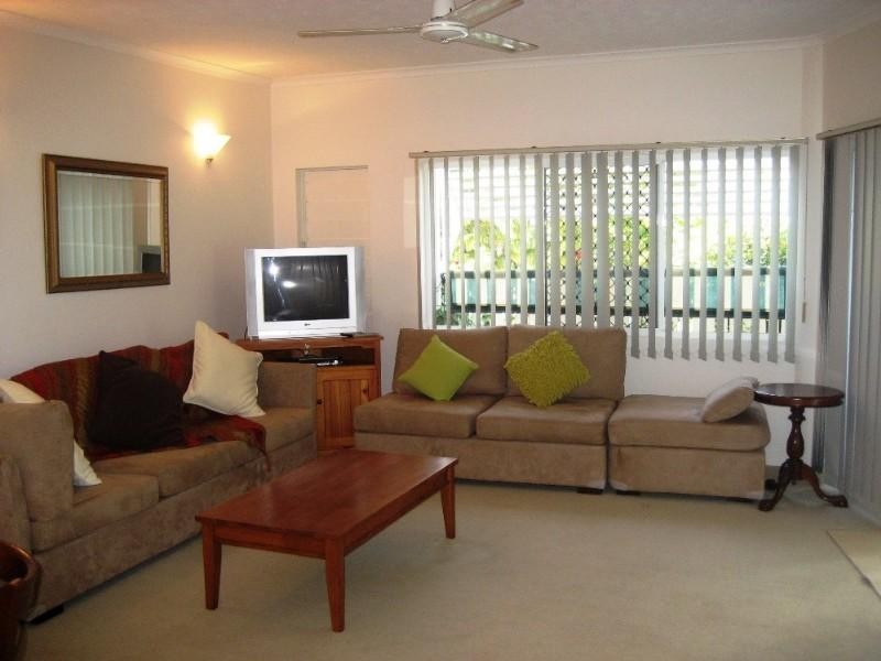 1/98 Moore Street, Trinity Beach QLD 4879