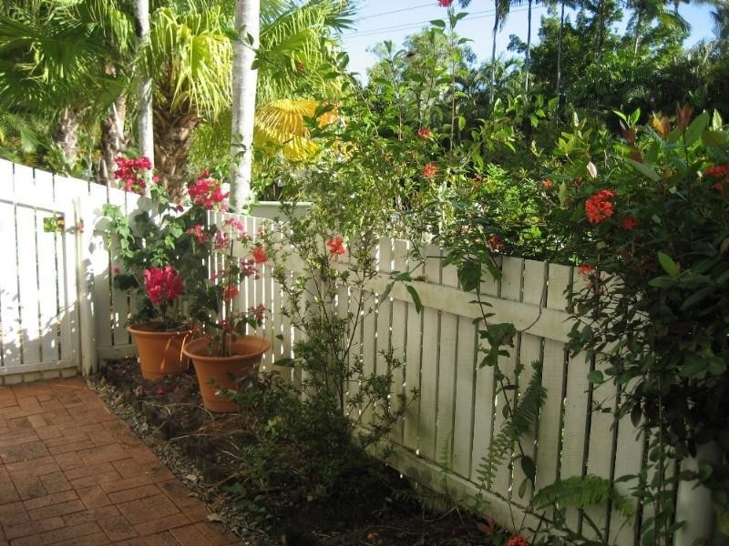 1/98 Moore Street, Trinity Beach QLD 4879