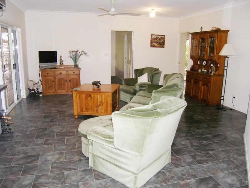 24 Eddy Street, Clifton Beach QLD 4879