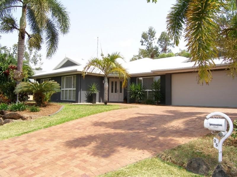 Clifton Beach QLD 4879