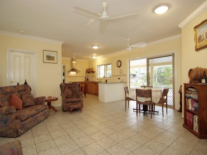 11 Miara Close, Kewarra Beach QLD 4879