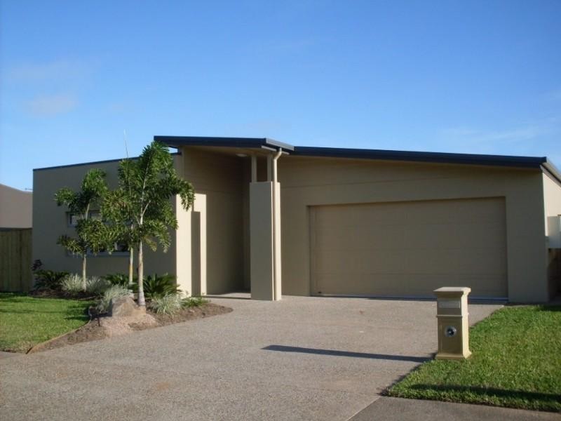 125 Roberts Drive, Trinity Beach QLD 4879