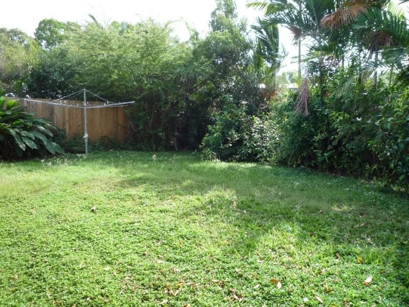 2/4 Agincourt Close, Clifton Beach QLD 4879