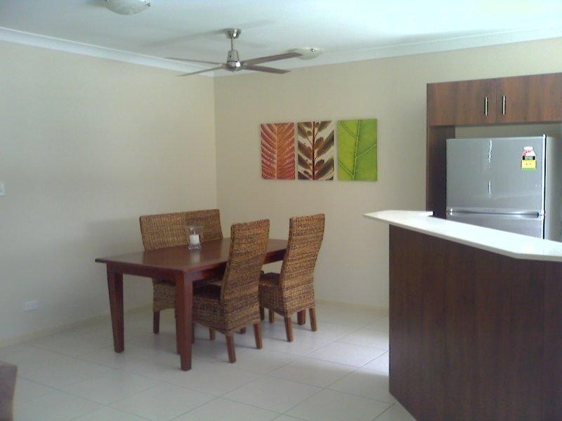 33/1 Robson Street, Mooroobool QLD 4870