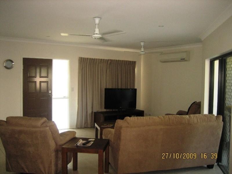 32 Seclusion Drive, Palm Cove QLD 4879