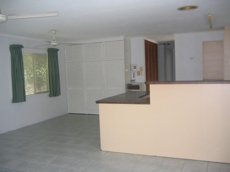 1 Cayley Street, Trinity Beach QLD 4879