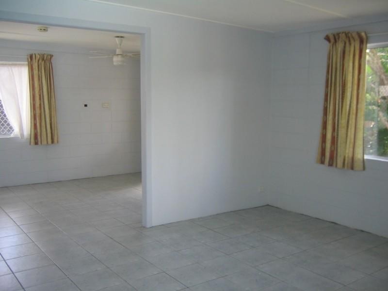 1 Cayley Street, Trinity Beach QLD 4879