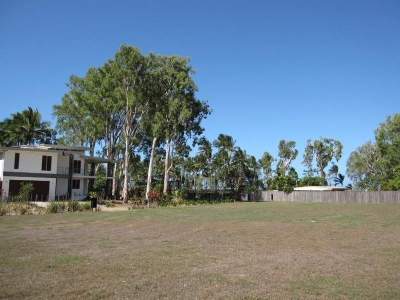 Clifton Beach QLD 4879